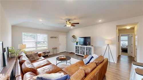 1066 E Sparrow Cir, Fayetteville, AR, 72701-3192 | Card Image