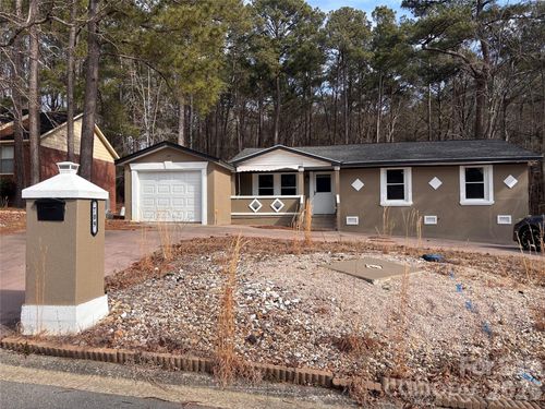 709 Meadowlake Dr, Columbia, SC, 29203-2439 | Card Image