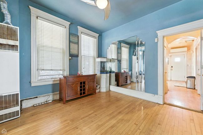 2240 S Avers Ave, Home with 2 bedrooms, 2 bathrooms and 2 parking in Chicago IL | Image 5