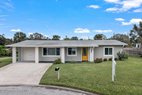 581 Hillside Ct, Melbourne, FL, 32935-6421 | Card Image