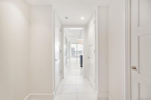 unit-17c-1 Renaissance Sq, White Plains, NY, 10601-3031 | Card Image