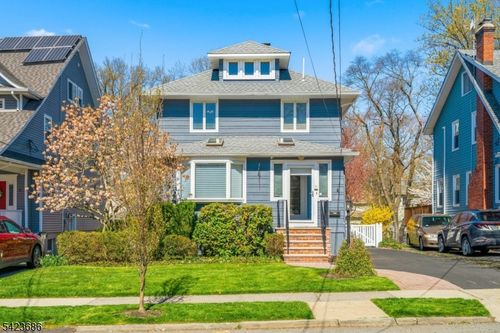 76 Montross Ave, Rutherford, NJ, 07070-1148 | Card Image