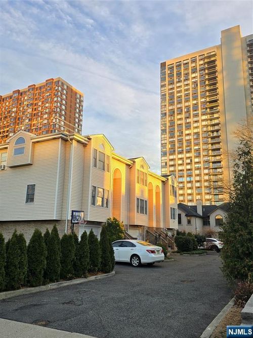 150 English St, Fort Lee, NJ, 07024-6904 | Card Image