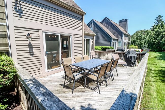 APT-2 - 230 New Canaan Ave, Condo with 3 bedrooms, 3 bathrooms and 3 parking in Norwalk CT | Image 16