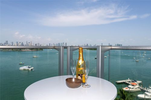 1016-1100 W Ave 1016, Miami Beach, FL, 33139 | Card Image