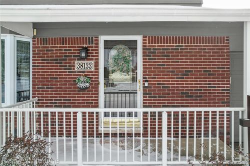 38133 Jamison St, Livonia, MI, 48154-4846 | Card Image