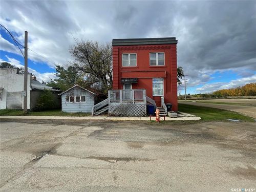1002 9 St, Perdue, SK, S0K3C0 | Card Image