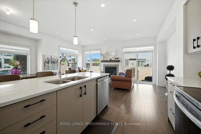 665 Cordelette Cir, House attached with 3 bedrooms, 3 bathrooms and 4 parking in Orleans ON | Image 13