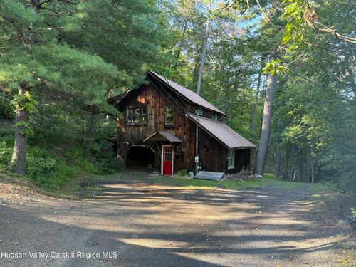 21 Jackson Hill Rd, Saugerties, NY, 12477-4349 | Card Image