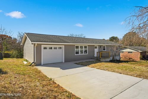 106 Nancy Dr, Clinton, TN, 37716-2410 | Card Image