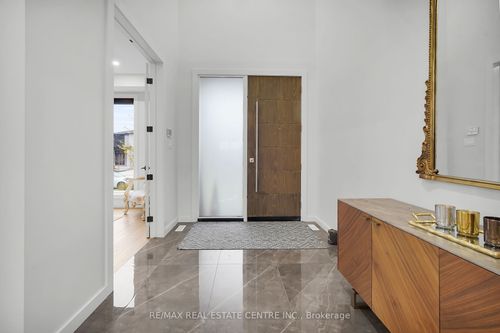 2088 Ironwood Rd, London, ON, N6K0H8 | Card Image