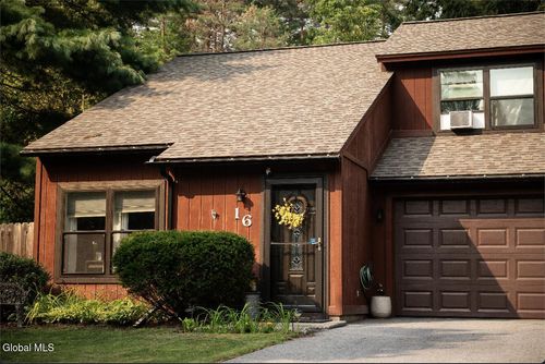 16 Elizabeth Ln, Queensbury, NY, 12804-9155 | Card Image