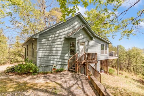 16 Oakview Ln, Saluda, NC, 28773-0077 | Card Image