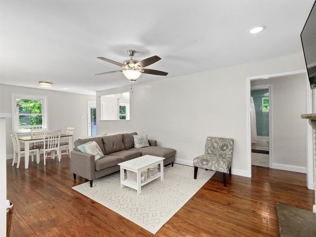 5070 University Blvd, House other with 3 bedrooms, 2 bathrooms and 6 parking in Coraopolis PA | Image 8