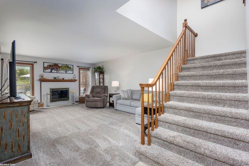 49820 Potomac Ct, Shelby Township, MI, 48315-3972 | Card Image