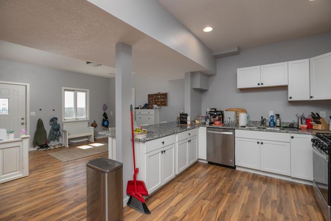 Kitchen | Image 11