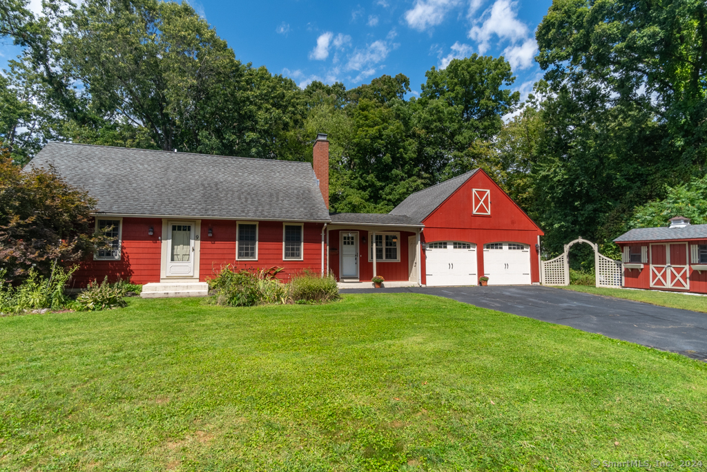 Terrace Cir, Enfield, CT 06082