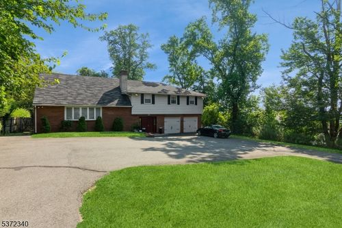 472 Summit Rd, Mountainside, NJ, 07092-1524 | Card Image