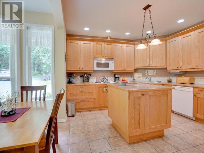 3067 Southill Rd, House other with 4 bedrooms, 2 bathrooms and 2 parking in Powell River BC | Image 11