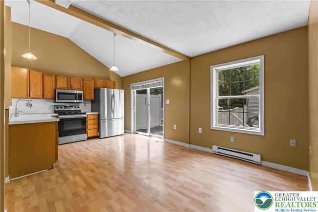 197 Broad Mountain View Dr, House other with 2 bedrooms, 2 bathrooms and null parking in Jim Thorpe PA | Image 6