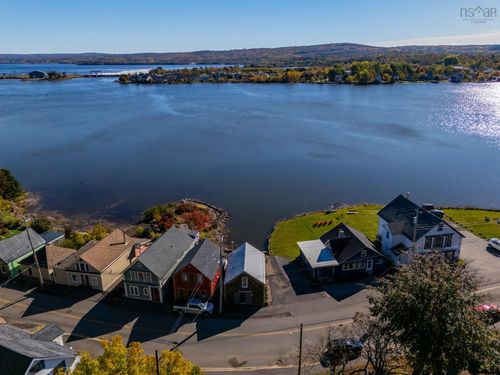 {{alt}} | Card Image