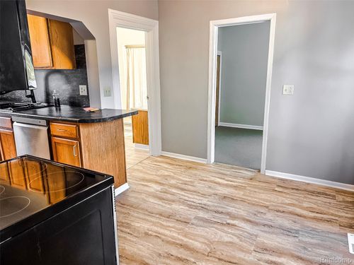 270 W 4th St, Imlay City, MI, 48444-1045 | Card Image