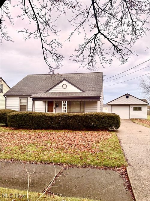 435 Manchester Ave, Youngstown, OH, 44509-1736 | Card Image