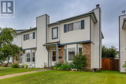 37 Ellenwood Dr, Red Deer, AB, T4R2E1 | Card Image