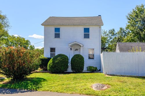 1 Hampton Rd, New Fairfield, CT, 06812-3739 | Card Image