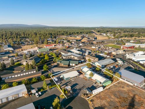 592 N Sisters Park Ct, Sisters, OR, 97759-2716 | Card Image