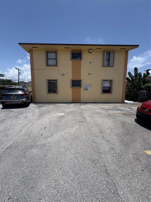 101-231 E 7th St, HIALEAH, FL, 33010-4425 | Card Image