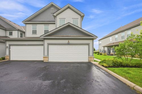5900 Bluestone Way, Lewis Center, OH, 43035-7550 | Card Image