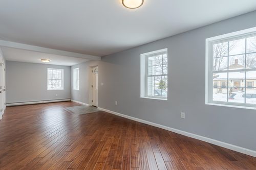 33 Linden St, Rochester, NH, 03867-3116 | Card Image