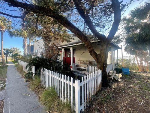 5010 G St, CEDAR KEY, FL, 32625-6000 | Card Image