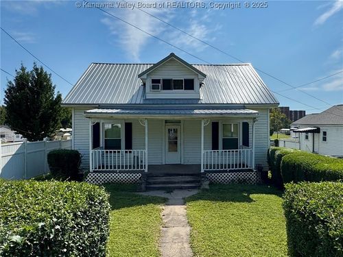 4023 Fairlawn Ave, Dunbar, WV, 25064-3502 | Card Image
