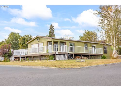 299 4th St, Maupin, OR, 97037-9234 | Card Image