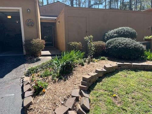 831 Lake Hollow Blvd Sw, Marietta, GA, 30064-3947 | Card Image