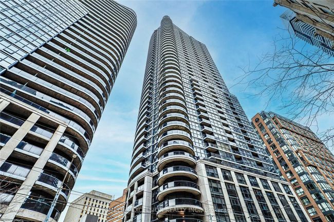 801 - 21 Carlton St, Condo with 2 bedrooms, 2 bathrooms and null parking in Toronto ON | Image 30