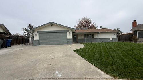 2329 Michael Cir, Hanford, CA, 93230-1328 | Card Image