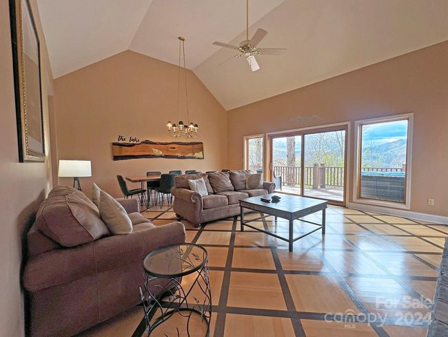 686 Fontana View Rd, House other with 4 bedrooms, 4 bathrooms and null parking in Bryson City NC | Image 17