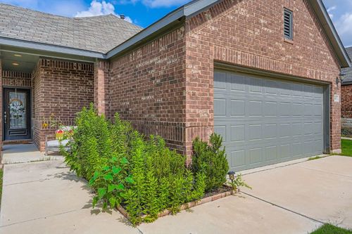 461 Thornless Cir, Buda, TX, 78610-2174 | Card Image