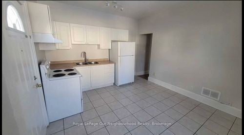 unit-b-81 Wellington St E, Aurora, ON, L4G1H7 | Card Image