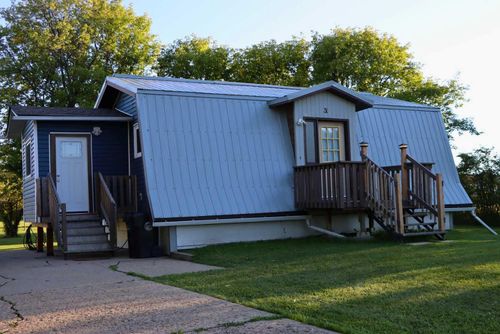 31 Bousfield Avenue, Mclennan, AB, T0H2L0 | Card Image