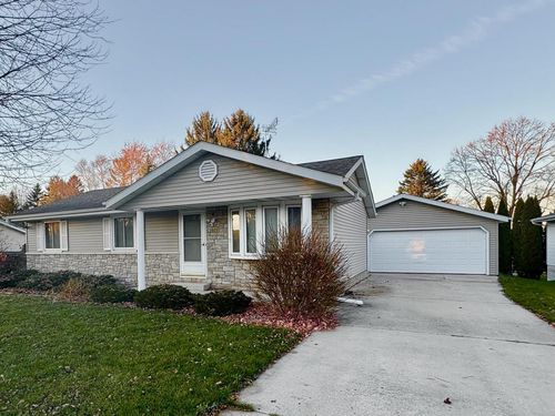 1420 Sunset Ridge Drive, West Bend, WI, 53090 | Card Image