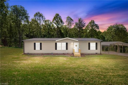 251 Center Ln, Thurmond, NC, 28683-9688 | Card Image
