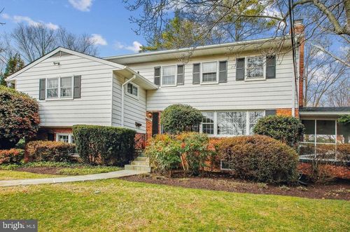 7202 Heights Ct, MCLEAN, VA, 22101-5016 | Card Image