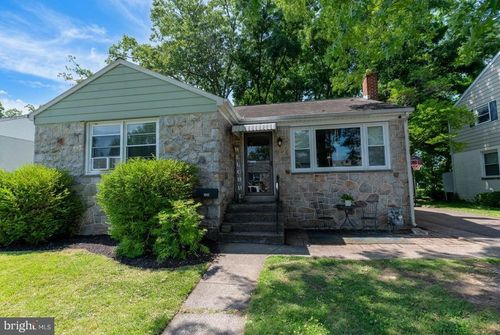 665 Woodland Ave, POTTSTOWN, PA, 19464-4309 | Card Image