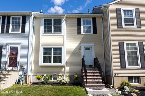 18 Pero Ct, Sayreville, NJ, 08872-2118 | Card Image