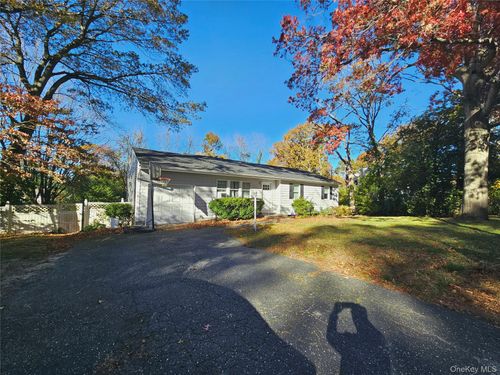 228 Hudson Ave, Lake Grove, NY, 11755-2513 | Card Image