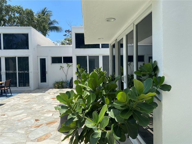 4050 Ne 25 Th Ave, House other with 3 bedrooms, 4 bathrooms and null parking in Lighthouse Point FL | Image 22